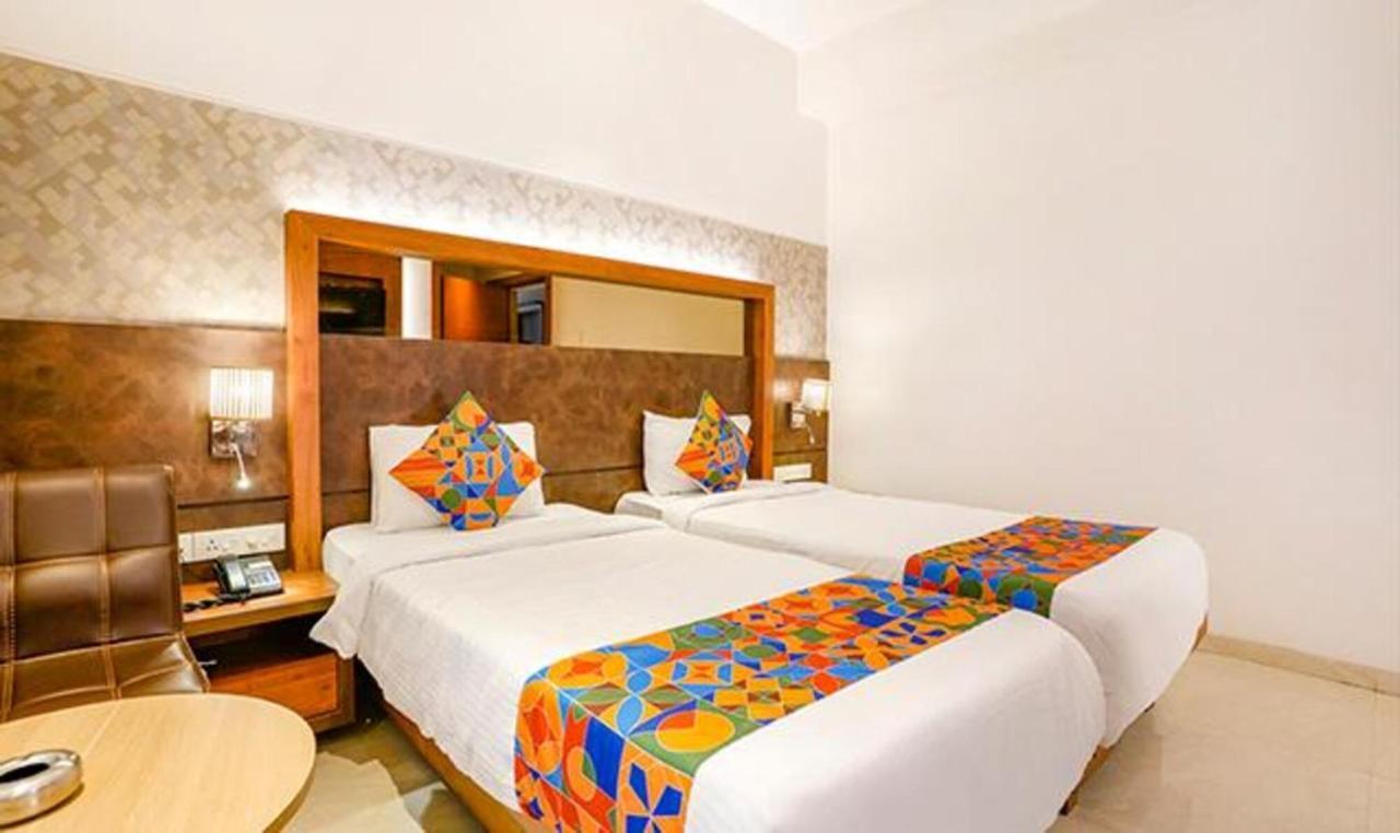 Srikrishna Paradise Hotel Thane Navi Mumbai Экстерьер фото