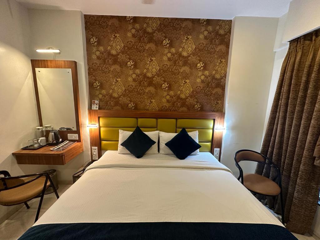 Srikrishna Paradise Hotel Thane Navi Mumbai Экстерьер фото