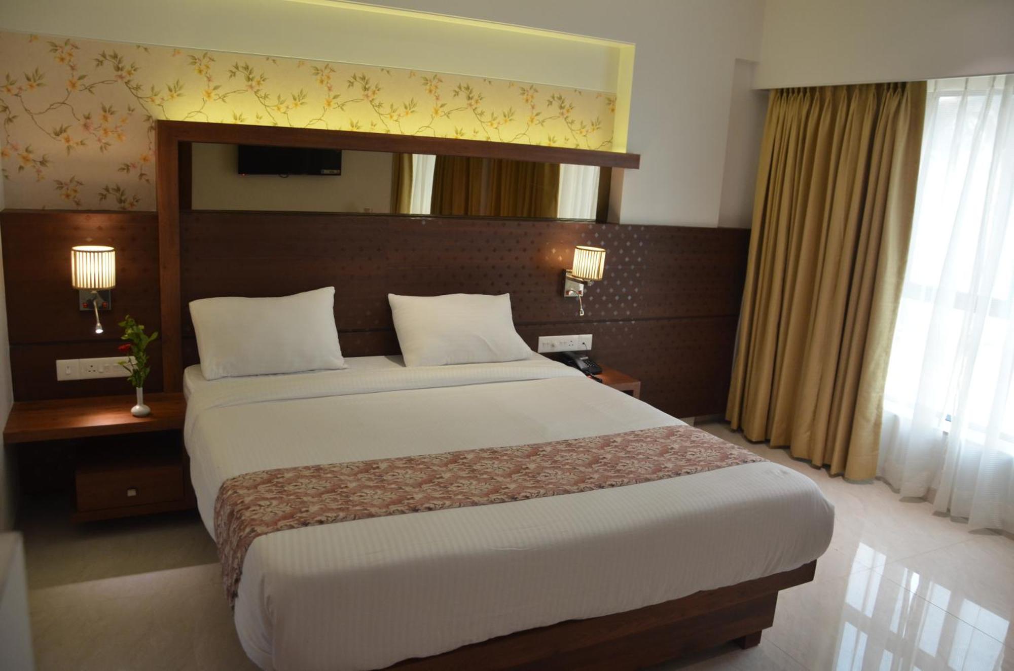 Srikrishna Paradise Hotel Thane Navi Mumbai Экстерьер фото